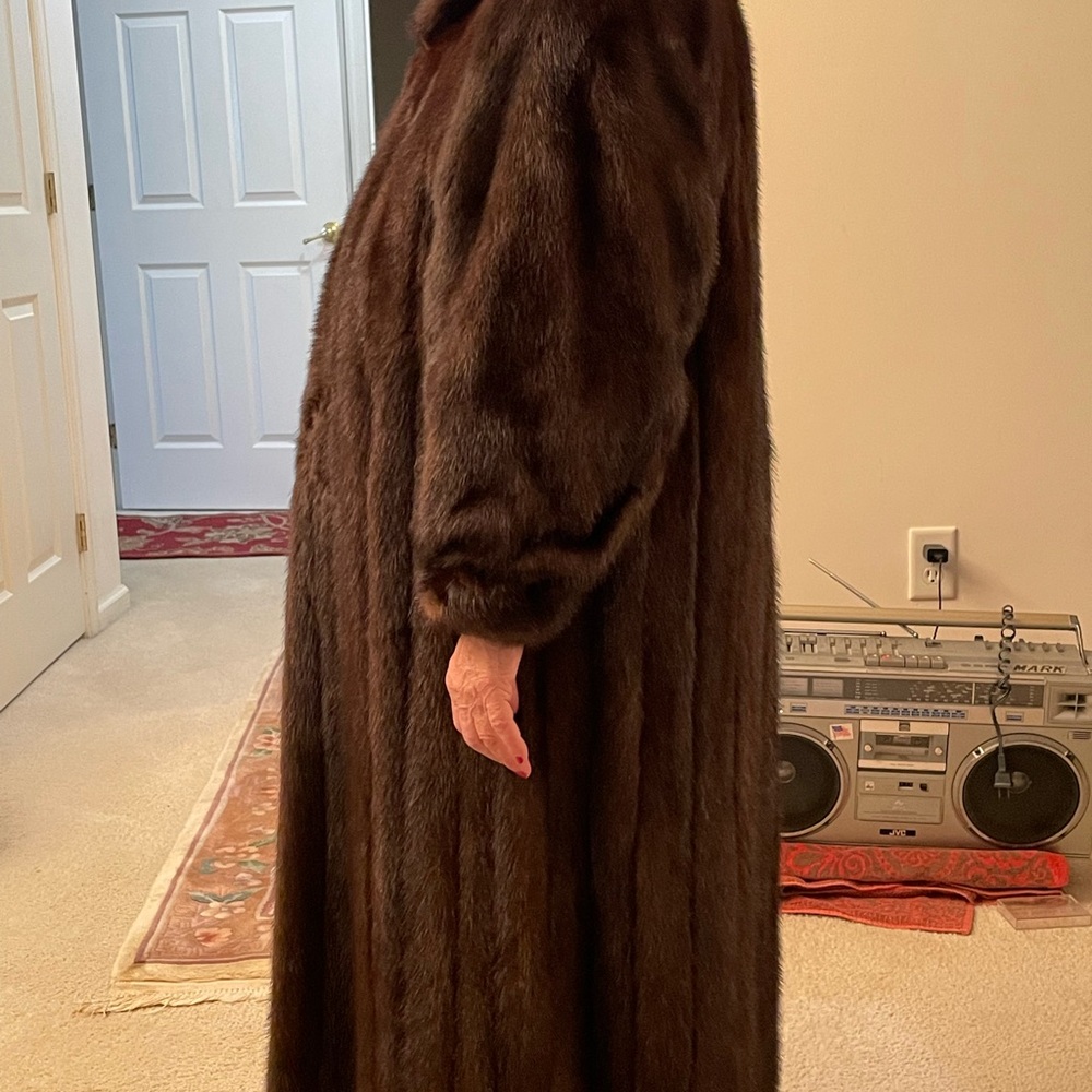 Mink coat - Picture 4 of 14